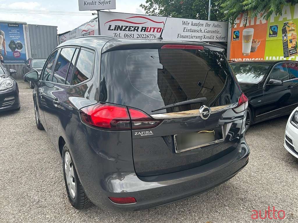 2013' Opel Zafira photo #6