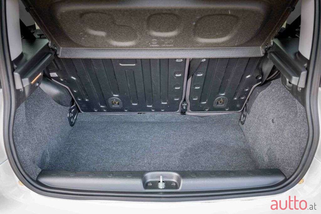 2014' Fiat Panda photo #5