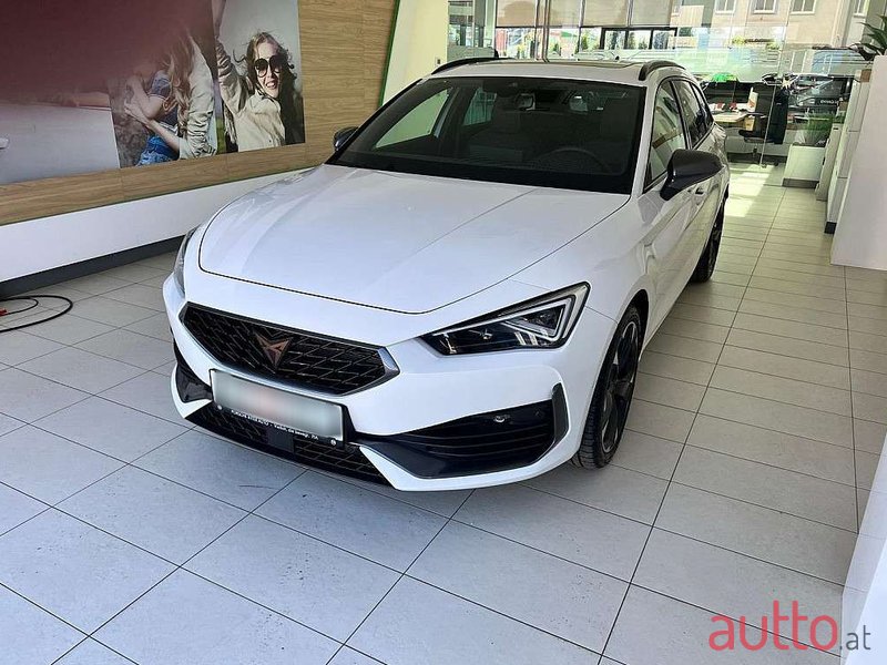 2023' Cupra Leon photo #1