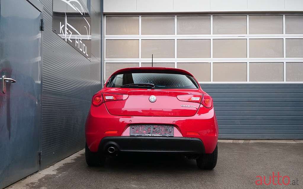 2018' Alfa Romeo Giulietta photo #3