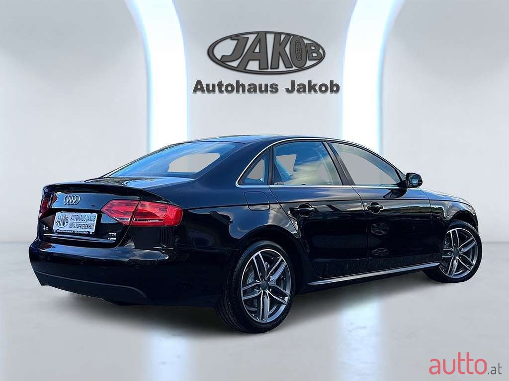 2012' Audi A4 photo #2