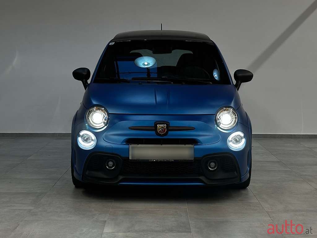 2021' Fiat 500 Abarth photo #2