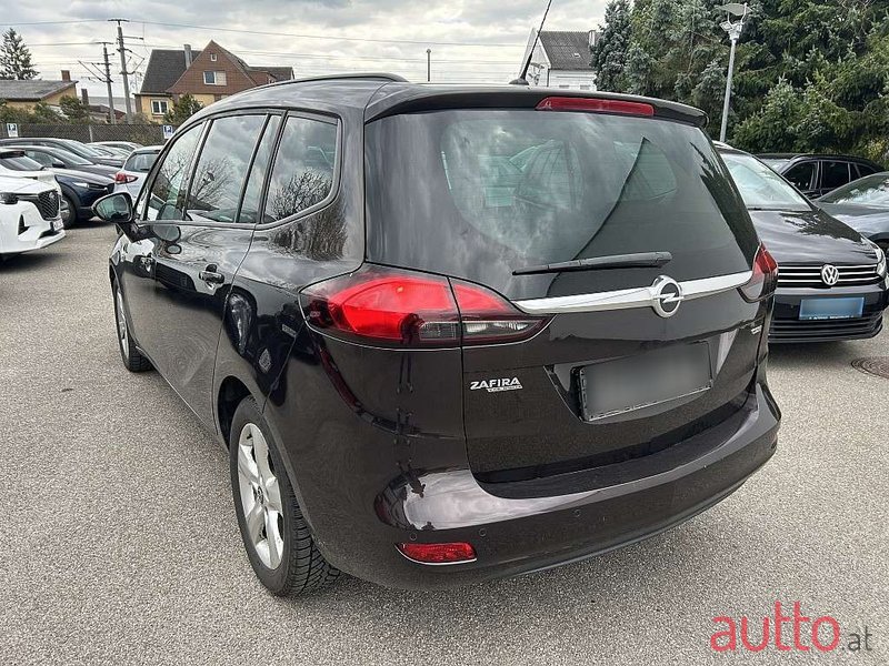 2015' Opel Zafira photo #2