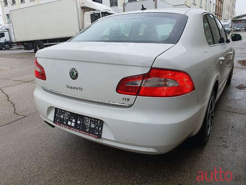 2010' Skoda Superb photo #4