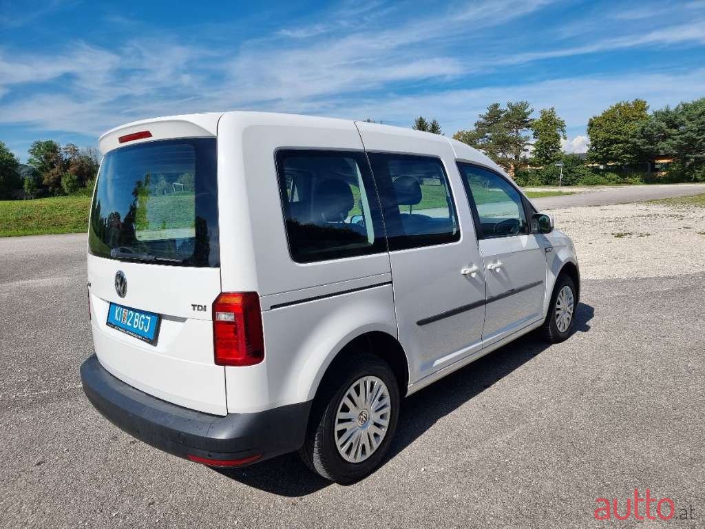 2017' Volkswagen Caddy photo #6