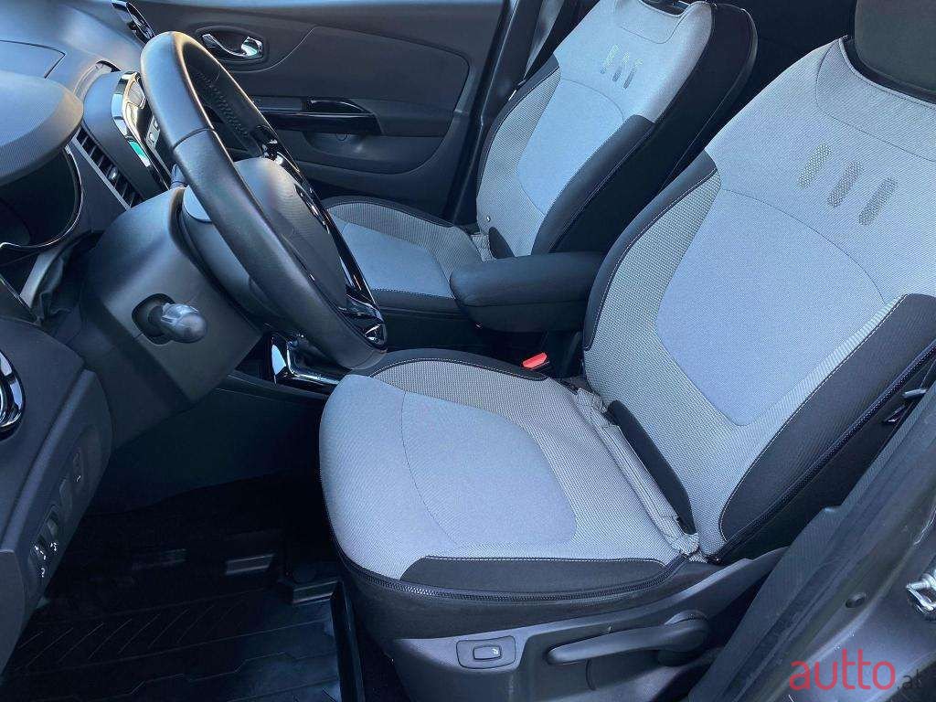 2014' Renault Captur photo #5