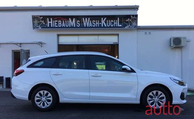 2020' Hyundai i30 photo #3