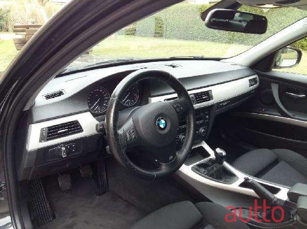 2011' BMW 3Er-Reihe photo #1