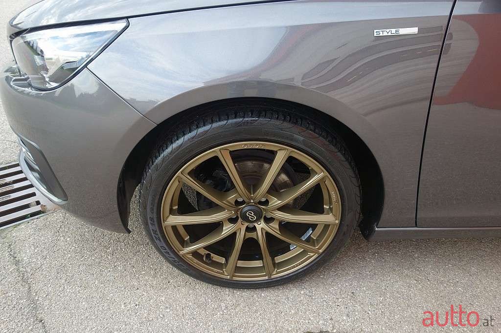 2020' Peugeot 308 photo #6