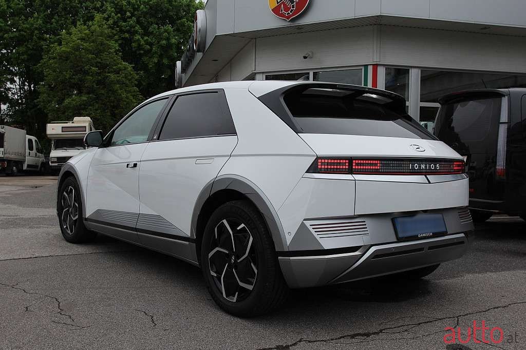 2022' Hyundai Ioniq 5 photo #4