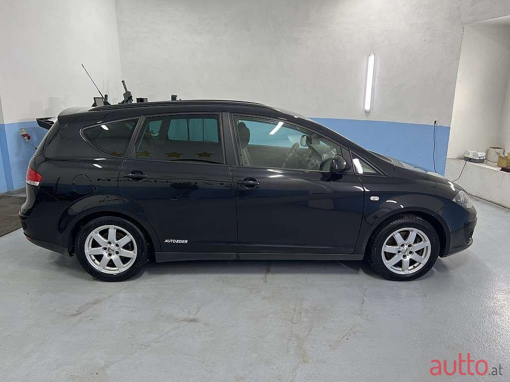 2010' SEAT Altea XL photo #6