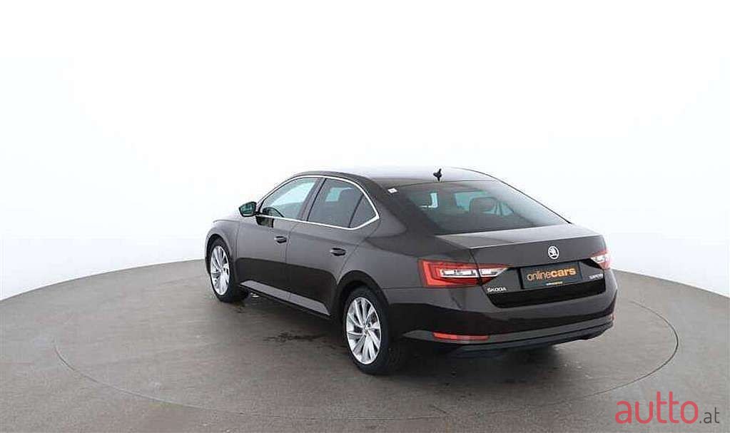2019' Skoda Superb photo #3