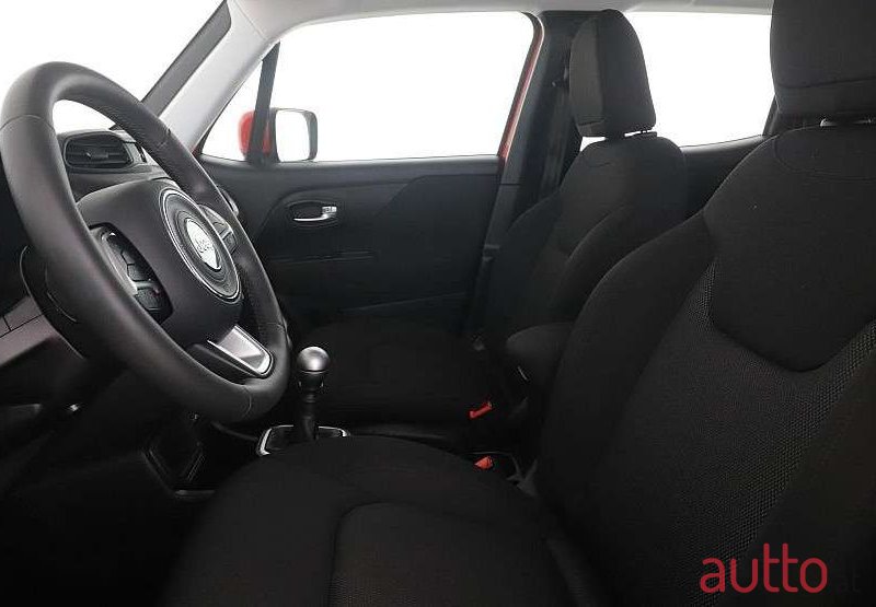 2018' Jeep Renegade photo #2