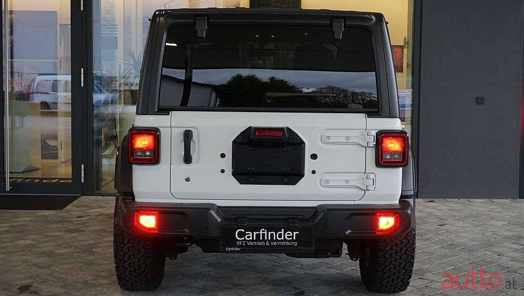 2020' Jeep Wrangler photo #4