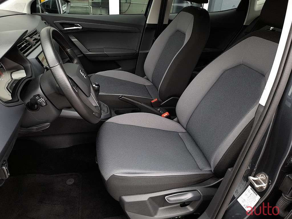 2020' SEAT Arona photo #4