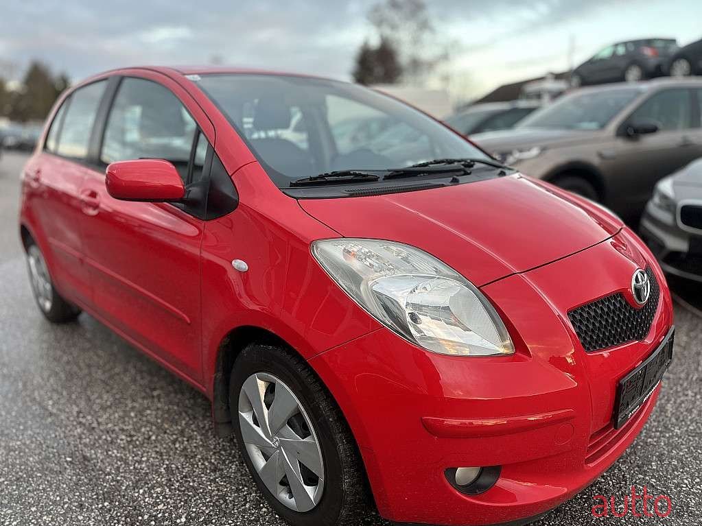 2008' Toyota Yaris photo #2