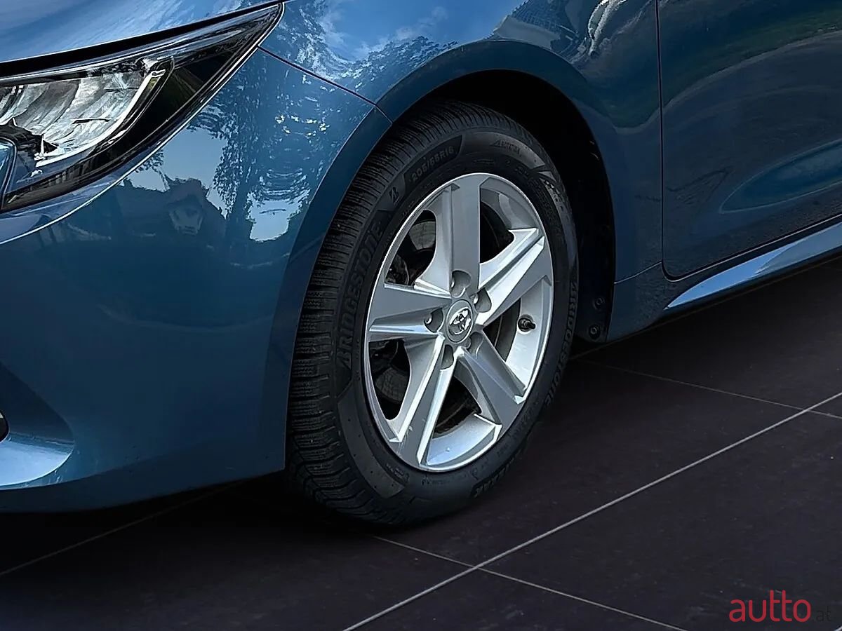2022' Toyota Corolla photo #4