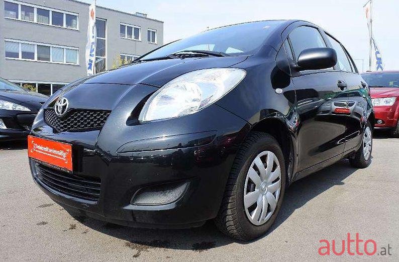 2009' Toyota Yaris photo #1