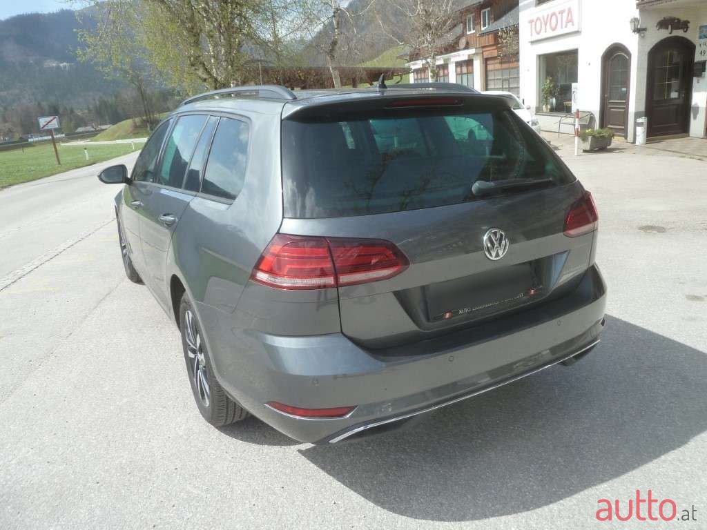 2020' Volkswagen Golf photo #3