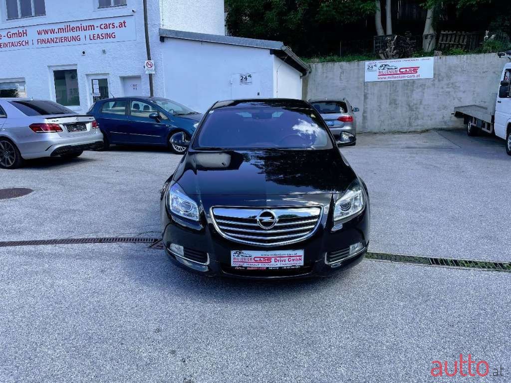 2010' Opel Insignia photo #3