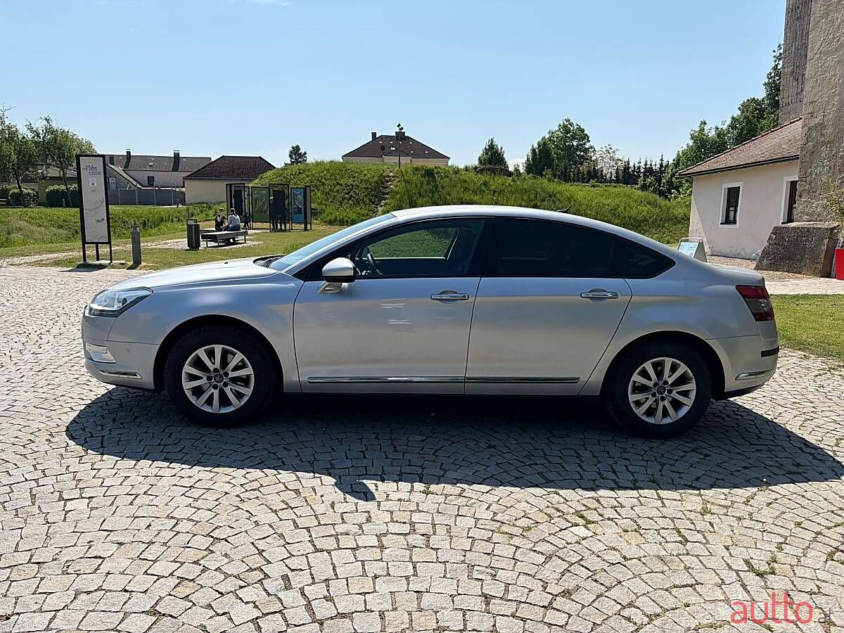 2013' Citroen C5 photo #3