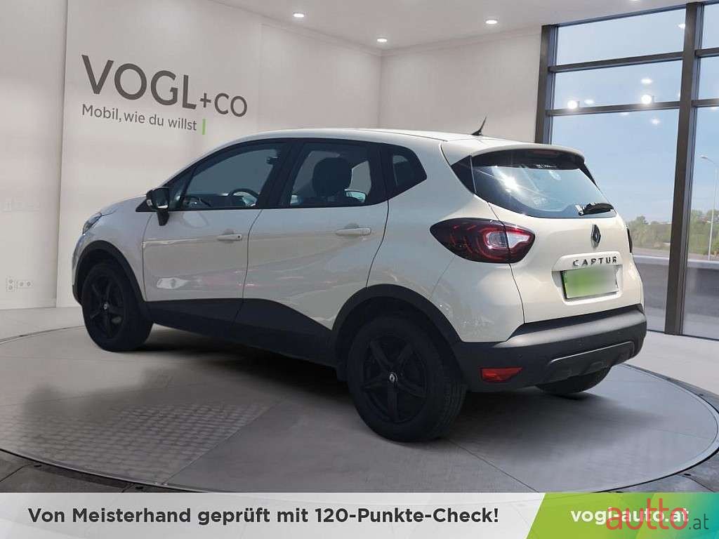 2019' Renault Captur photo #3