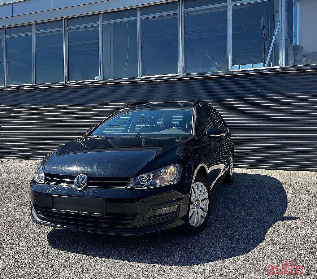 2017' Volkswagen Golf photo #1