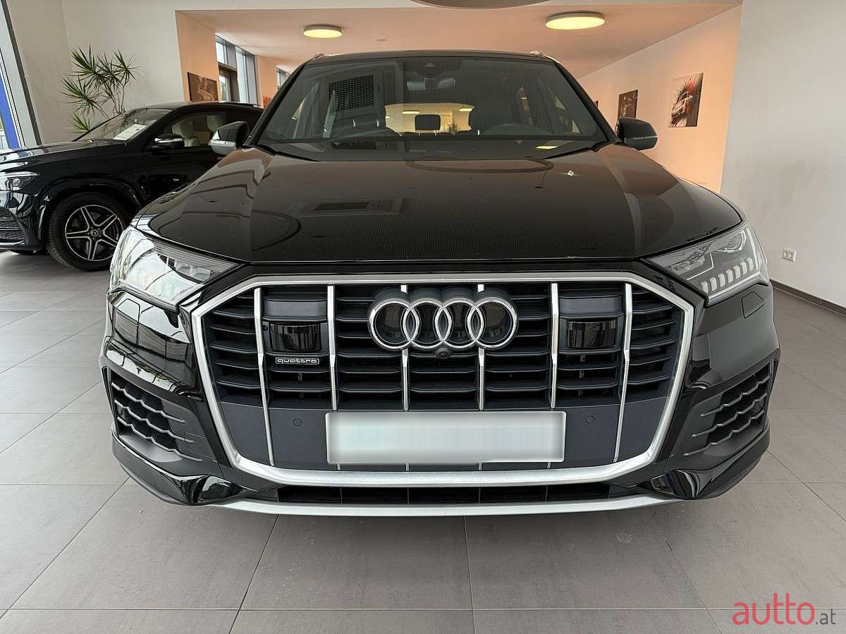 2021' Audi Q7 photo #2