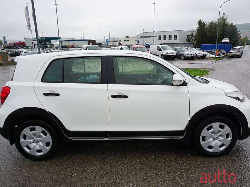 2012' Toyota Urban Cruiser photo #3