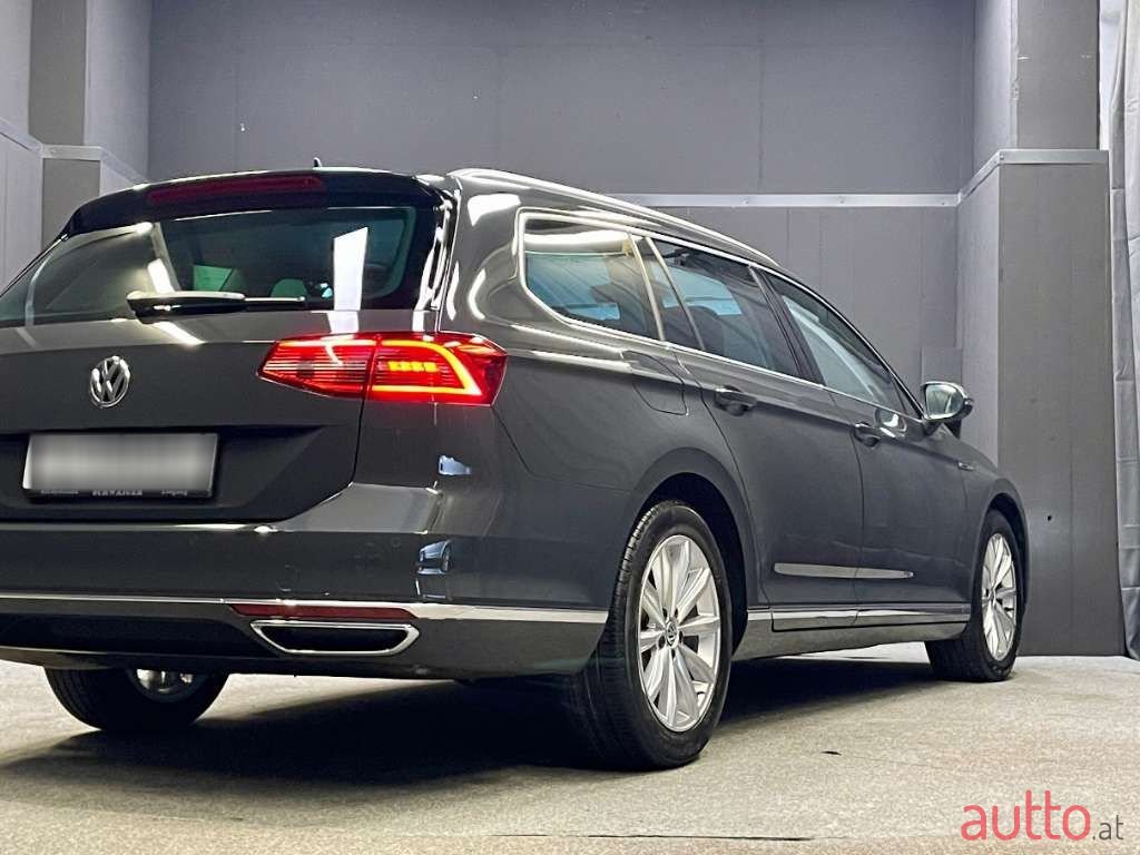 2018' Volkswagen Passat photo #3