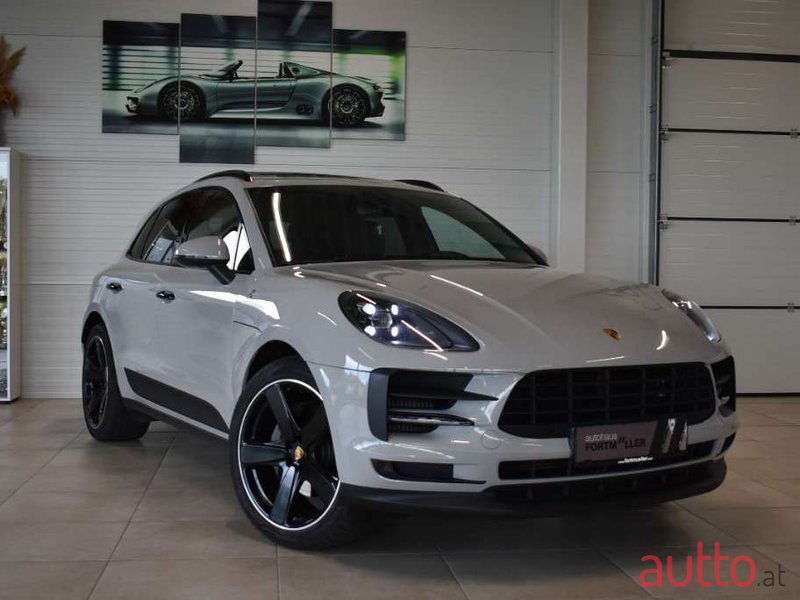 2020' Porsche Macan photo #1