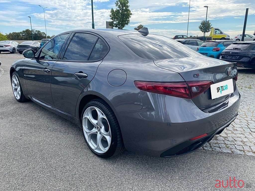 2020' Alfa Romeo Giulia photo #2