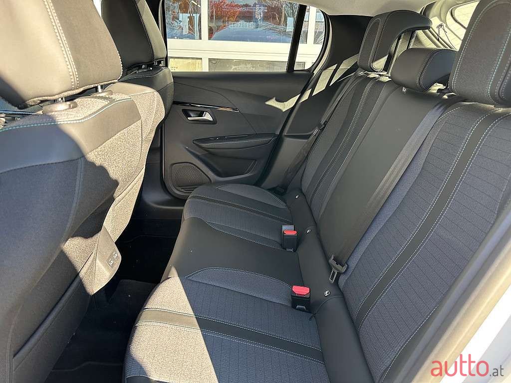 2022' Peugeot 208 photo #4