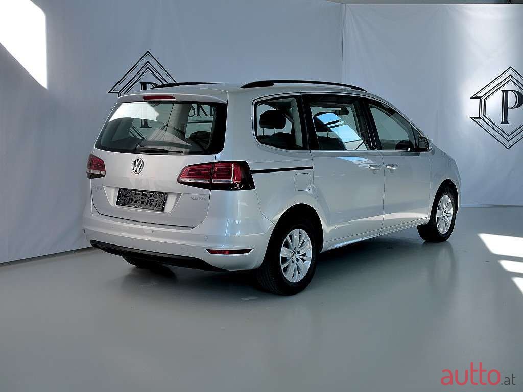 2017' Volkswagen Sharan photo #3
