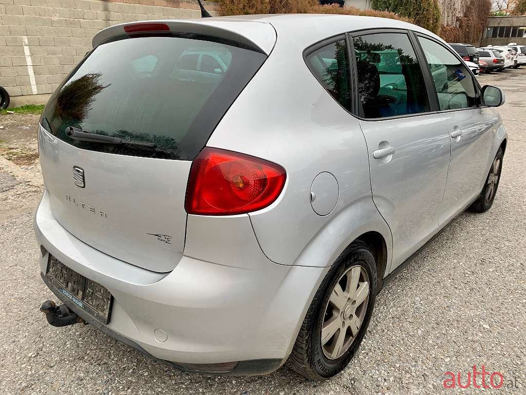 2011' SEAT Altea photo #3