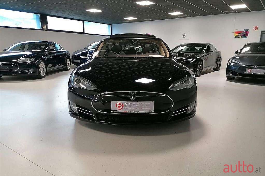 2015' Tesla Model S photo #2