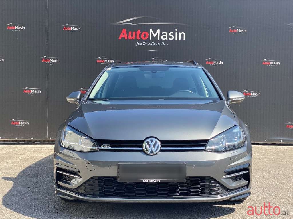 2017' Volkswagen Golf photo #3