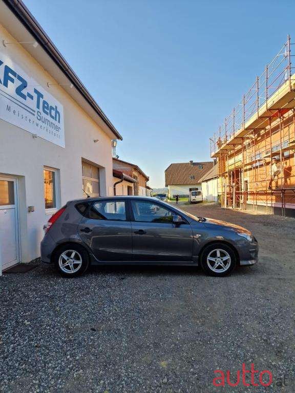 2011' Hyundai i30 photo #4