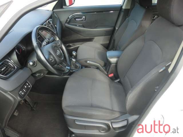 2014' Kia Carens photo #4