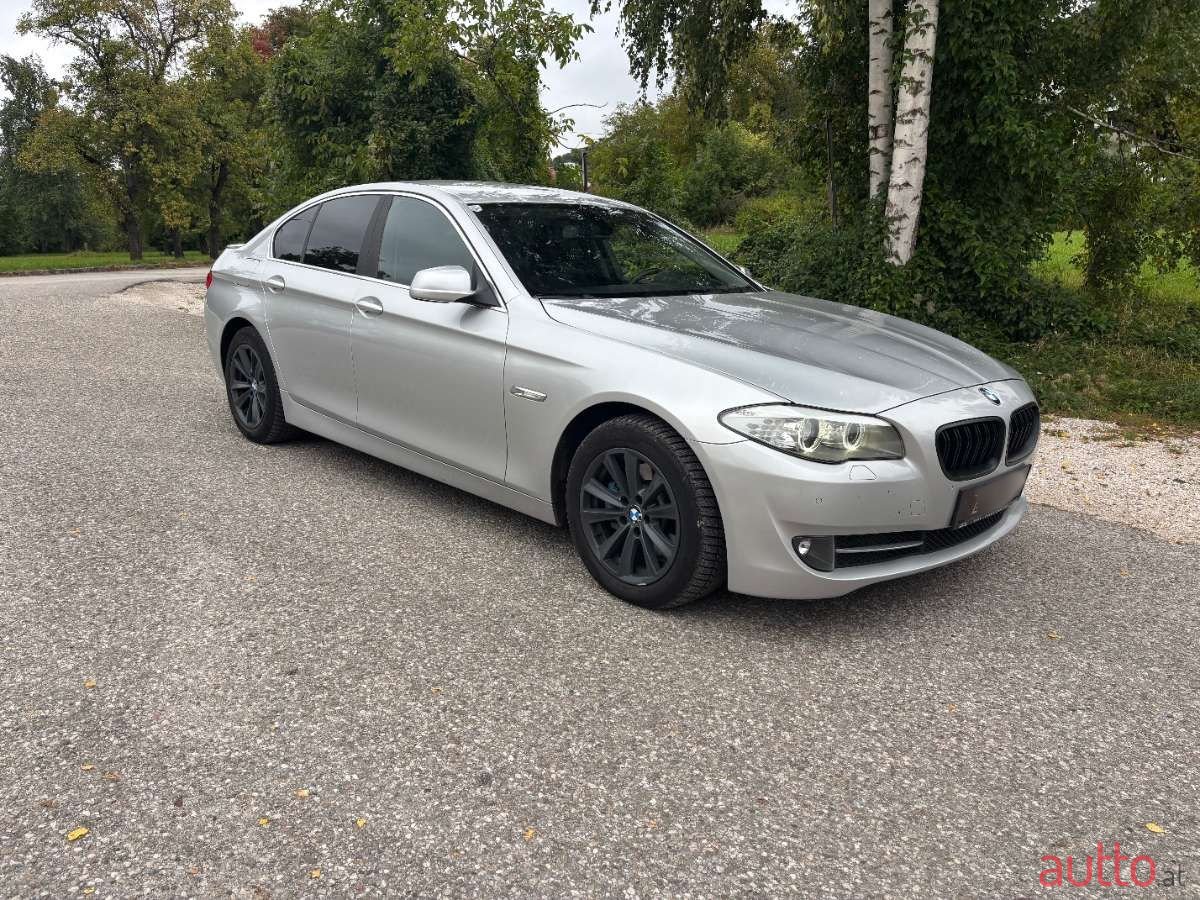 2011' BMW 5Er-Reihe photo #3