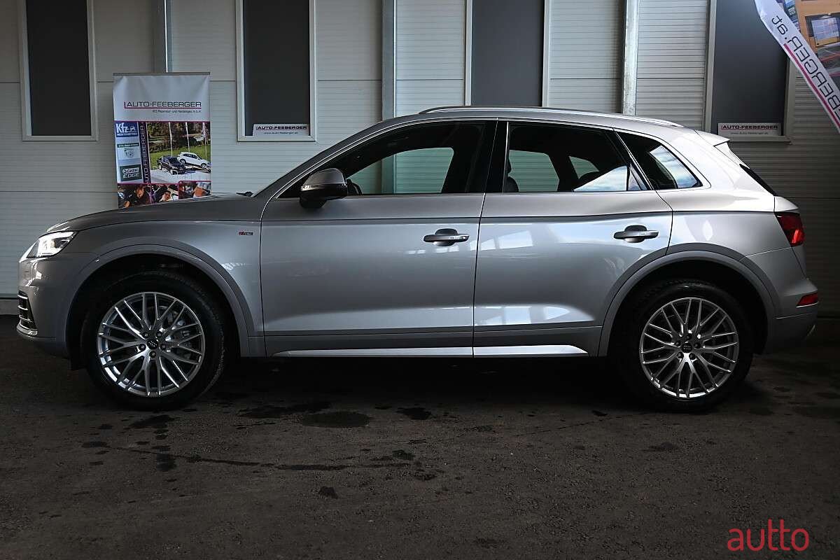 2020' Audi Q5 photo #2