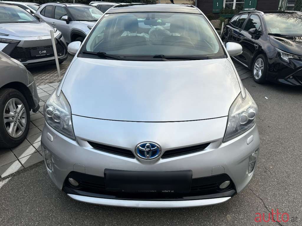 2013' Toyota Prius photo #2