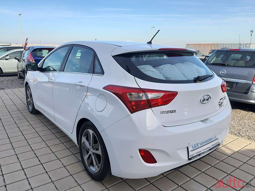 2016' Hyundai i30 photo #5