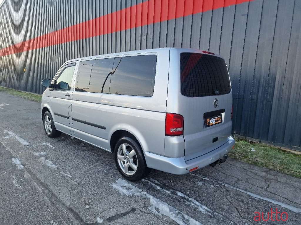 2010' Volkswagen Multivan photo #4