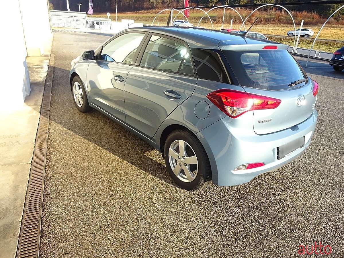 2017' Hyundai i20 photo #3