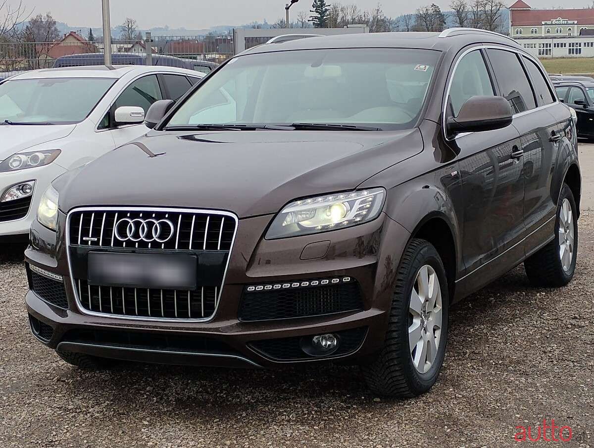 2011' Audi Q7 photo #1