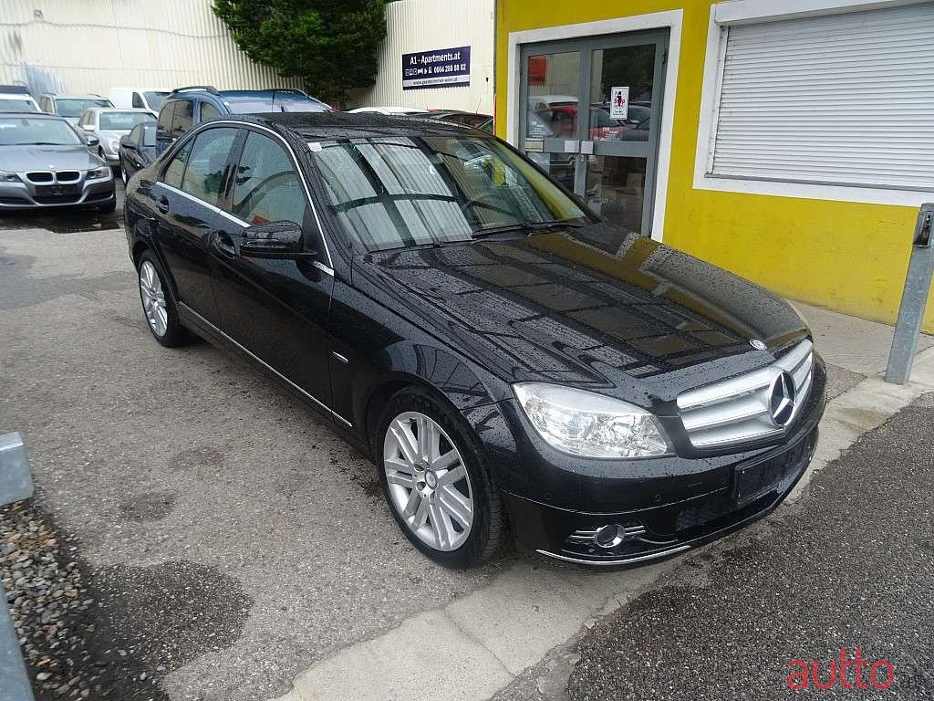2010' Mercedes-Benz C-Klasse photo #2