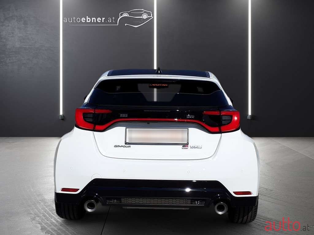 2024' Toyota Yaris photo #5