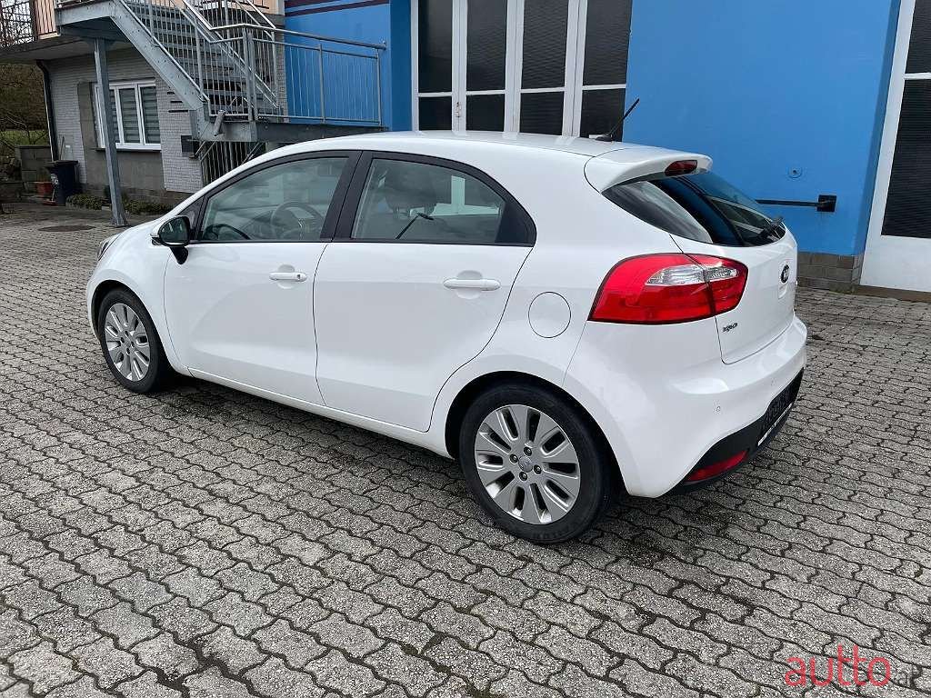 2013' Kia Rio photo #4