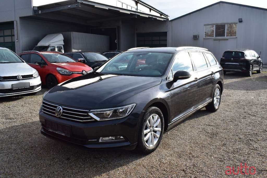 2018' Volkswagen Passat photo #1